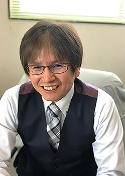 代表取締役社長 髙 成年